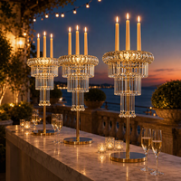 Support de centre de table haut de gamme en verre et cristal avec franges de fleurs en cristal à plusieurs niveaux pour mariage
