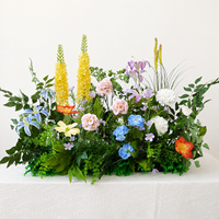 Composition florale artificielle colorée faite à la main pour décoration d'allée de mariage/événement, idéale pour la Saint-Valentin/Noël - Vente en gros