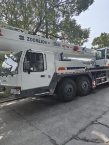 Grue <span class=keywords><strong>mobile</strong></span> sur <span class=keywords><strong>camion</strong></span> Zoomlion 70 tonnes QY70V Machines de chantier d'<span class=keywords><strong>occasion</strong></span> Grues de chantier <span class=keywords><strong>Camion</strong></span> - Product Image 3