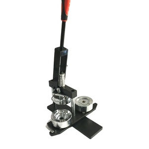 Nouveau produit : Machine à badges en forme de cœur, machine à badges manuelle à pression manuelle, <span class=keywords><strong>prix</strong></span> de la machine à badges - Product Image 1