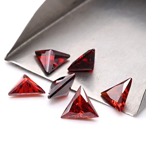 Yingma Chất Lượng Tốt 3*3 Mm-10 * 10Mm Tốt Nhất Loose Stones Garnet Màu Nhân Tạo CZ Zircon Tam Giác Hình Dạng Cubic Zirconia - Product Image 2