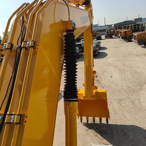 Se Vende una Excavadora Compacta Usada Komatsu PC220 de 22 Toneladas a Bajo Precio - Product Image 4