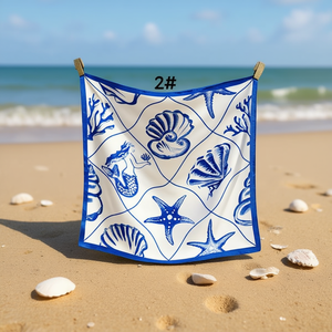 Foulard quadrato piccolo con conchiglie oceaniche 70x70 cm, accessorio moda da donna - Product Image 2