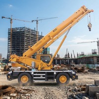 Grue tout-terrain RT25 25T 31m tendance pour le levage de modules de plateformes offshore et les travaux d'entretien de raffineries