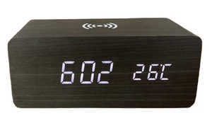 Reloj de madera LED barato con cargador inalámbrico Reloj de madera digital de cubo LED de mesa bonita pequeña - Product Image 2
