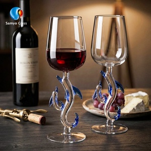Verres à vin rouge en verre borosilicate sans plomb Samyo, personnalisés, uniques, avec un motif de dauphin, pour les mariages et les fêtes - Product Image 1