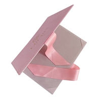 Couvertures de diplôme de titulaire de certificat de velours personnalisées roses avec tampon en or et ruban de soie