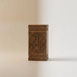Compre una urna de cremación de madera tallada a mano con motivos florales, un recipiente decorativo para cenizas humanas, de exportadores. - Product Image 1
