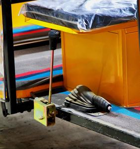 Nouvelle arrivée au Lesotho Tuktuk à carburant habité Taxi véhicule de tourisme motorisé à basse énergie couleur personnalisable CEE matin <span class=keywords><strong>soirée</strong></span> pics - Product Image 5