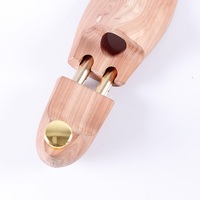LM004C arbre à chaussures en bois de cèdre réglable à double tube naturel, vente en gros