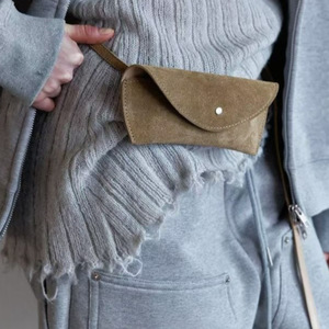 Sac à lunettes élégant en daim à porter en bandoulière/à la ceinture, pochette à lunettes multifonctionnelle, sac ceinture tendance et polyvalent, nouveau sac à lunettes de soleil. - Product Image 1