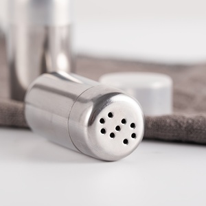 2 pièces, mini pots à épices en acier inoxydable, salières et poivrières portables pour l'extérieur - Product Image 5