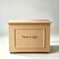 Comptoir d'exposition pliable en bois à niveaux avec roulettes universelles, couleur, logo et taille personnalisables, portable pour la vente au détail
