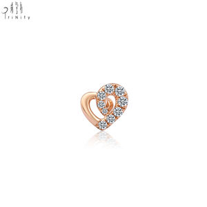 Produits de gros de haute qualité, design tendance, bijoux romantiques en forme de cœur, boucles d'oreilles à piercing unique en or massif 14 carats avec diamant naturel - Product Image 6