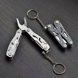Mini Pince Pliante Multifonctionnelle en Acier Inoxydable – Outil de Survie Portable pour Utilisation en Extérieur, Soins Personnels, Prise en Main EDC - Product Image 4