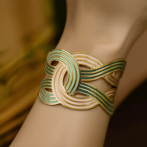 Bracelet manchette tendance en acier inoxydable 316L avec placage or PVD, design durable et résistant - Product Image 3
