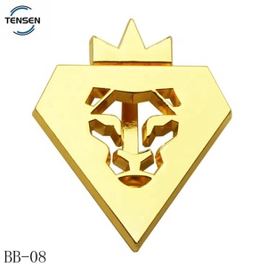 Hebilla de cinturón de diseño Fabricantes Logotipo en relieve personalizado Hebilla de bloqueo automático dorado para bolsos de niña - Product Image 4