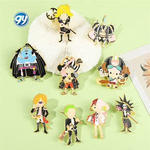Broche de Metal de <span class=keywords><strong>Anime</strong></span> de One Piece, Zoro y Sanji, Pin de Dibujos Animados de la Tripulación Pirata, Venta al por Mayor - Product Image 3