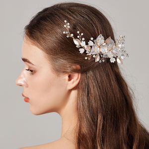 Pinzas para el pelo de boda con flores de resina para niñas al por mayor, pinzas para el pelo nupcial con decoración de perlas y hojas de aleación - Product Image 6