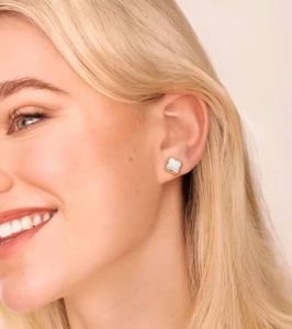 Bijoux personnalisés, nouveau design, boucles d'oreilles en argent sterling 925 avec perles, plaquées or 18 carats, bijoux fins pour femmes - Product Image 3