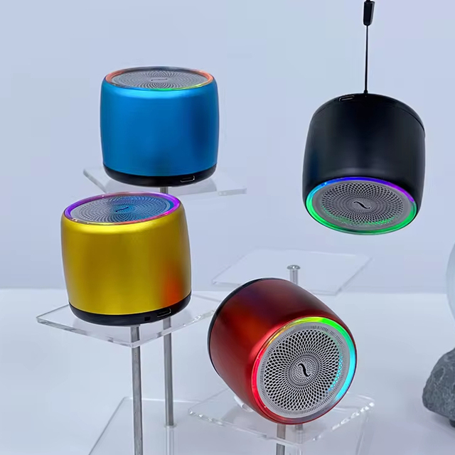 New Design SP-240417-4 Bass Mini Bluetooth Peaker Stereo Portable Wireless RGB Speaker for Outdoor