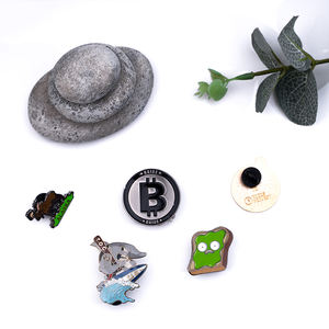 Broche de luxe en cristal pour hijab, accessoire de sécurité, sans plomb, sans nickel, <span class=keywords><strong>mariage</strong></span>, fabrication artisanale au Royaume-Uni, ovale, en feutre, art déco, art portable, vert sarcelle - Product Image 2