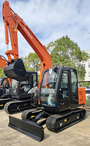 Machine de terrassement de type chenillé ZX65, facile à utiliser pour les petits projets de dragage de rive. - Product Image 1