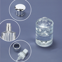 Flacon pulvérisateur vide unique 30ml 50ml, flacon de parfum en verre de luxe personnalisé, nouveau design carré, fond épais, avec bouchon pulvérisateur