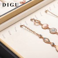 Plateaux de présentation pour bijoux en acrylique DIGU avec couvercle, organisateur de bijoux, plateau à bijoux en cuir crème avec couvercle, vente en gros