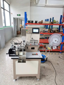 Machine automatique à grande vitesse informatisée PLC pour la découpe et le pliage ultrasonique d'étiquettes tissées pour vêtements, en nylon, taffetas, Jingda - Product Image 5