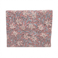 Tela de algodón estampada a mano en rosa malva premium con intrincados motivos florales para kurtis y vestidos. Eleva tu estilo étnico.