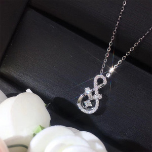 Collana con Ciondolo Infinito per Donne, Catena con Numero Otto Intrecciato, Gioiello Minimalista Elegante e alla Moda - Product Image 2