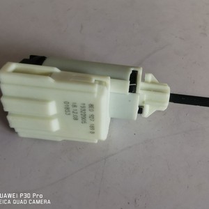 Interrupteur d'embrayage Volkswagen 8E0927189B 1J0927189 pour Jetta King B5, pièce de rechange en plastique, neuf - Product Image 3