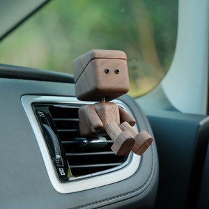 Ambientador de coche creativo de madera maciza con diseño de patita que sacude, elimina olores, decoración bonita, regalo. - Product Image 1