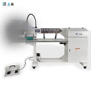 Machine de soudage plastique à air chaud CR-G28 avec <span class=keywords><strong>buse</strong></span> large de 200 mm pour bâches <span class=keywords><strong>PVC</strong></span>, tentes et soudeuses automatiques à chaud - Product Image 1