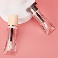 OMI haute qualité 4.4ML Logo personnalisé Tubes de brillant à lèvres uniques recyclables Pots en plastique cosmétiques uniques vides