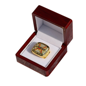 木製チャンピオンリングボックス高級チャンピオンリングディスプレイボックス工場価格 - Product Image 2