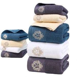 Serviette de bain d'hôtel et de douche en coton 100% de haute qualité avec logo personnalisé en gros - Product Image 1