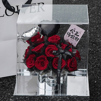 Un bouquet de fleurs éternelles comme cadeau d'anniversaire et de Saint-Valentin pour votre petite amie, rose éternelle conservée dans une boîte
