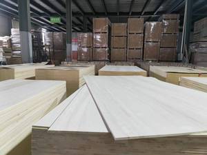 Planches <span class=keywords><strong>en</strong></span> bois massif <span class=keywords><strong>de</strong></span> paulownia <span class=keywords><strong>de</strong></span> qualité AB, 2 mm d'épaisseur, pour cercueils, design moderne, usage hôtelier. - Product Image 1