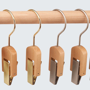 Clip chaussure chaussette Clips pinces à linge cintres à bottes <span class=keywords><strong>bois</strong></span> de hêtre chaussure de luxe cintres à <span class=keywords><strong>pince</strong></span> en <span class=keywords><strong>bois</strong></span> pour bottes - Product Image 1