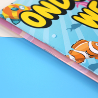 Individuelles Kinder-Malbuch mit Wasserfarben für Kinder