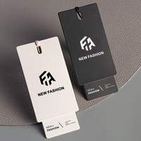Étiquettes suspendues imposantes et robustes pour vêtements, étiquettes de prix noires et blanches pour vêtements, cartes de marque pour vêtements pour la mode masculine