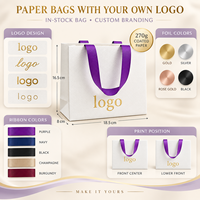 Sacs en papier blanc de 270 g avec votre propre logo en stock, 18,5 x 8 x 16,5 cm, emballage cadeau en feuille d'or gaufrée pour cosmétiques et bijoux