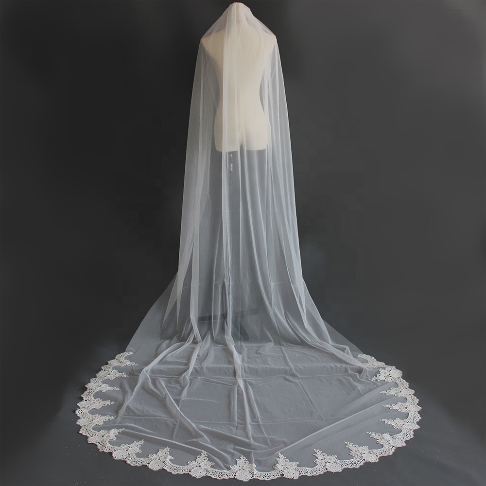 Длинная кружевная свадебная вуаль для невесты