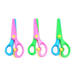 Tijeras de manualidades para niños en edad preescolar, para cortar papel, tijeras de seguridad, tijeras de arte elásticas antipellizcos para estudiantes. - Product Image 4