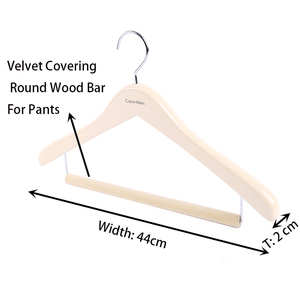 ไม้แขวนเสื้อผ้าสีเบจสีเบจสีเบจสีเบจโชว์โลโก้ได้ตามต้องการ - Product Image 3