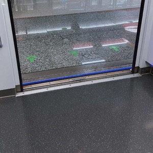 Suelo <span class=keywords><strong>de</strong></span> vinilo <span class=keywords><strong>de</strong></span> PVC para autobús y tren Rollo <span class=keywords><strong>de</strong></span> suelo <span class=keywords><strong>de</strong></span> plástico gris para Hyundai Bus Low Floor Coach Interior Passenger Design - Product Image 2