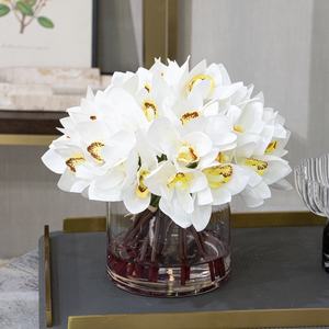 <span class=keywords><strong>Flores</strong></span> de ramo de orquídeas Cymbidium de tela de seda artificial realista para decoración de bodas al por mayor - Product Image 1