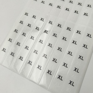 Etiquetas de embalaje personalizado Vinilo transparente PVC Tamaño de la ropa Etiquetas adhesivas Impresión Adhesivo transparente XS S <span class=keywords><strong>M</strong></span> <span class=keywords><strong>L</strong></span> XL Tamaño - Product Image 1